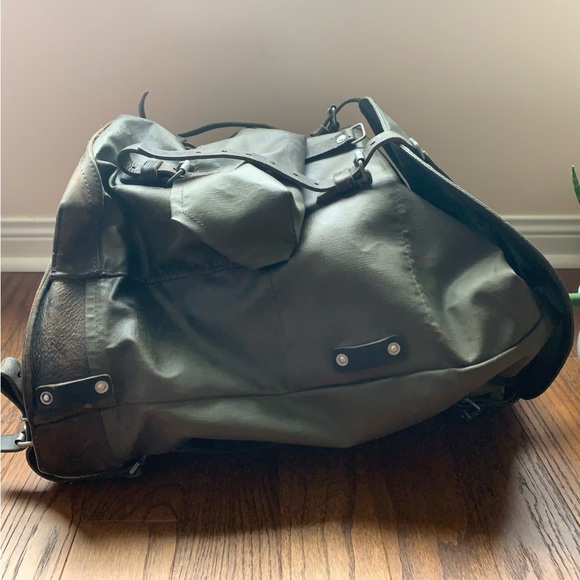 🔥HP🔥Vintage HIKING Back Pack with Leather Back and Shoulder Straps - Picture 4 of 15